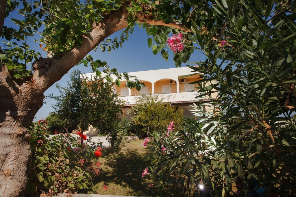 Babis Hotel Скалета Экстерьер фото