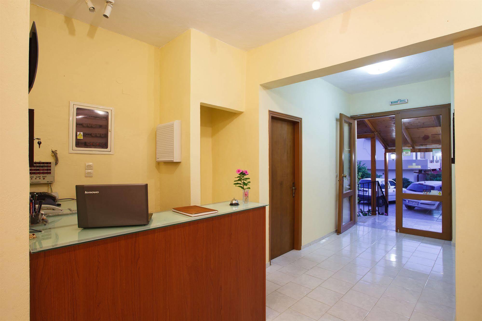 Babis Hotel Скалета Экстерьер фото