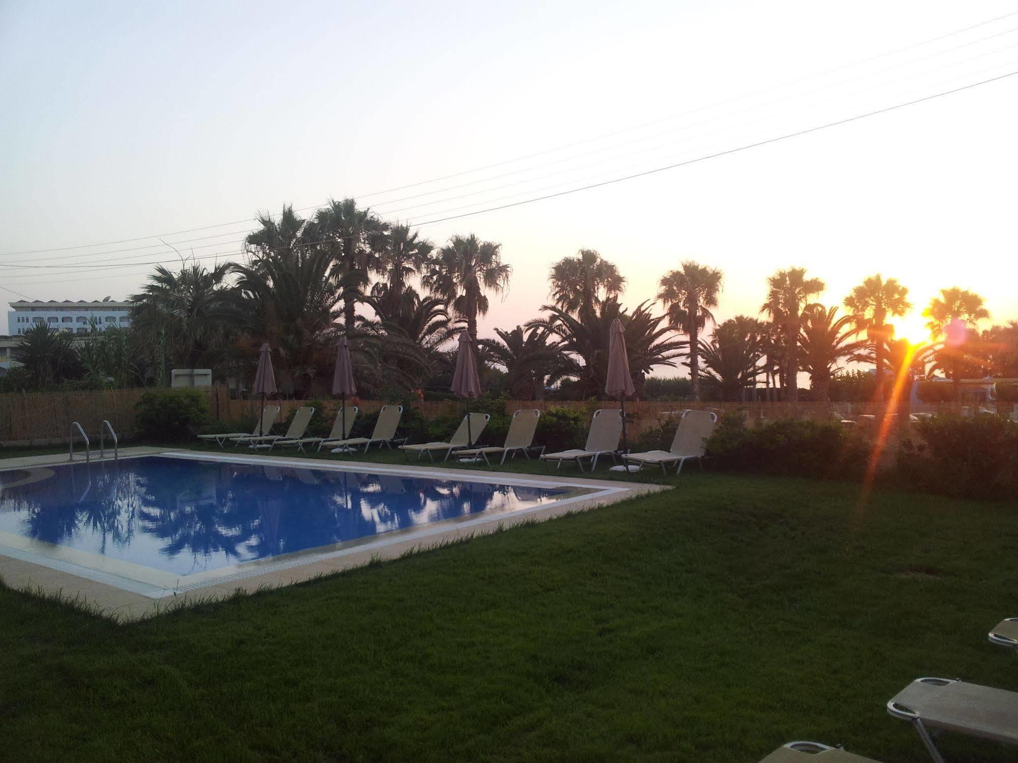 Babis Hotel Скалета Экстерьер фото